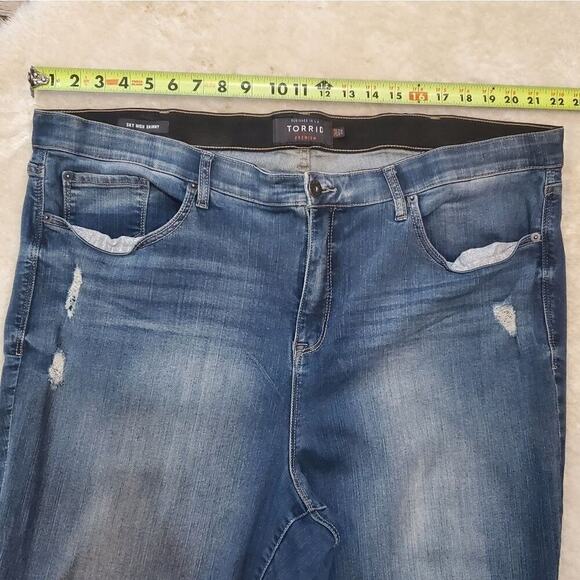 Torrid Sky High Skinny Premium Stretch High-Rise Jeans, Size 26R - Picture 5 of 8